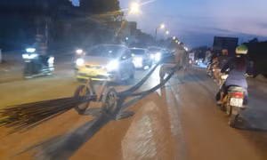 Phát hoảng với xe tự chế giờ cao điểm