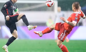 Bàn đá phản giúp Croatia dự World Cup 2022