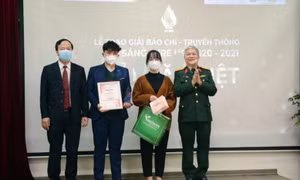 Hơn 300 tác phẩm tham dự Giải Báo chí - Truyền thông Thắp sáng