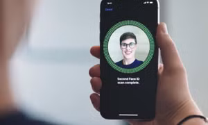 Tính năng mới trên Face ID hứa hẹn hỗ trợ đắc lực cho người bị mắc các tật về mắt