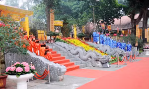 Tìm lại lộng lẫy vàng son