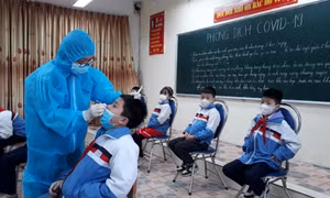Quảng Ninh triển khai đợt cao điểm xét nghiệm sàng lọc SARS-CoV-2 trong trường học