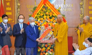 Chủ tịch Mặt trận Tổ quốc VN thăm, chúc mừng Giáo hội Phật giáo VN