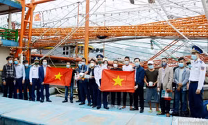 Điểm tựa cho ngư dân vươn khơi bám biển