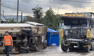 Gia Lai: Hai xe tải đối đầu trực diện, 1 tài xế tử vong tại chỗ