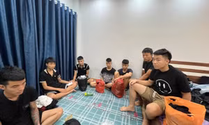 Gạ người già mua thuốc đông y, khám bệnh miễn phí rồi chiếm đoạt tiền tỷ