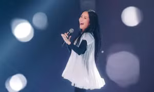 Hồng Nhung, Hoàng Oanh bị nhận xét lạc tông tại show Chị đẹp
