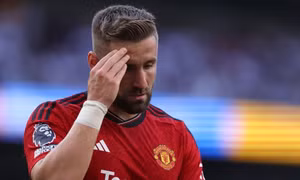 Cú hích Luke Shaw đến với Man Utd
