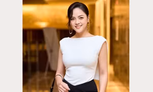 Thu Quỳnh: 'Tôi không tiết lộ bố của con thứ hai để giữ riêng tư'