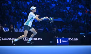 Sinner hạ Medvedev ở bán kết ATP Finals