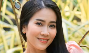 Vân Khánh: 'Tôi sống tốt bằng cát-xê dòng nhạc quê hương'