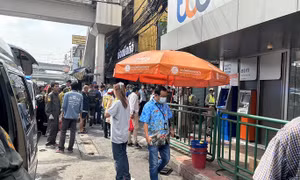 Sinh viên bắn nhau ở Bangkok, giáo viên thiệt mạng