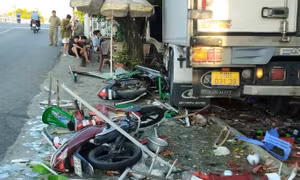 Tài xế ngủ gật lao xe vào nhà dân, một người tử vong, một người bị thương