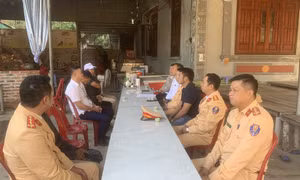 Kiểm tra công tác đảm bảo trật tự ATGT đường thuỷ nội địa tại bến đò Chùa Lôi Âm