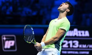 Alcaraz đấu Djokovic ở bán kết ATP Finals