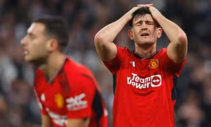 Man Utd thua ngược dù ghi ba bàn dẫn