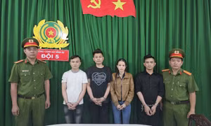 Tiếp viên dùng tiếng lóng 'ăn cơm', 'ăn cháo' để bán dâm