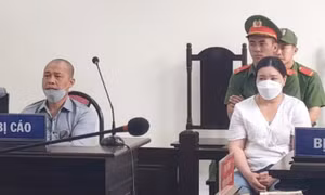 Tòa yêu cầu giám định ADN tro cốt vụ 'tự ý thiêu xác bé trai'