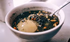 5 thức quà vỉa hè ấm bụng ngày đông ở Hà Nội