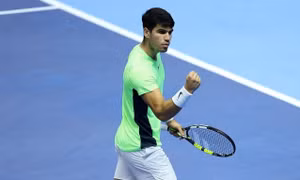 Alcaraz thắng trận đầu ở ATP Finals