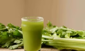 3 điều cần lưu ý khi dùng nước ép cần tây