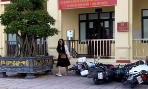 Công an Hải Phòng thông tin vụ người phụ nữ chửi bới, đạp đổ nhiều xe máy tại trụ sở UBND xã