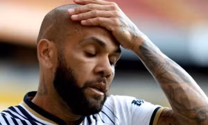 Dani Alves lần thứ tư bị bác đơn xin tại ngoại
