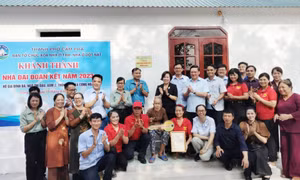 Lan tỏa tình người Vùng than