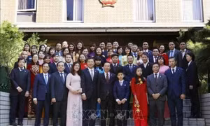 Chủ tịch nước Võ Văn Thưởng thăm, làm việc với Đại sứ quán Việt Nam tại Nhật Bản