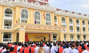 Nâng cao đời sống nhân dân