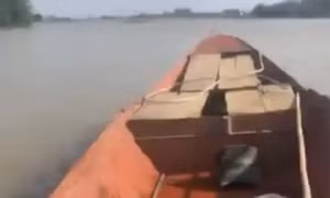 Ba bố con gặp nạn khi đánh cá trên đập