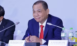 Tỉ phú Phạm Nhật Vượng lọt top 16 người giàu nhất thế giới