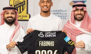 Fabinho ra mắt bến đỗ mới