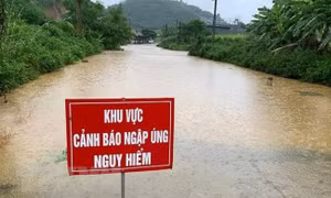 Hà Nội và khu vực Bắc Bộ tiếp tục mưa dông, Trung Bộ nắng nóng kéo dài