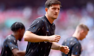 Maguire chưa chịu rời Man Utd