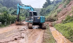 Cả huyện mất liên lạc, 31 nhà bị vùi lấp, 2 trẻ nhỏ thiệt mạng tại Mù Cang Chải