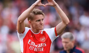 Arsenal chốt tương lai Odegaard