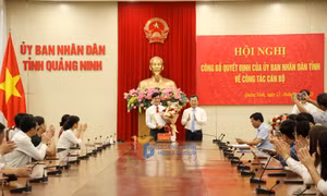 Công bố quyết định về công tác cán bộ