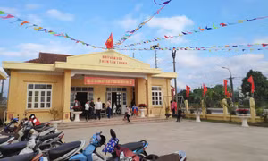 Thực hiện việc cấp giấy chứng nhận quyền sử dụng đất cho các nhà văn hóa thôn