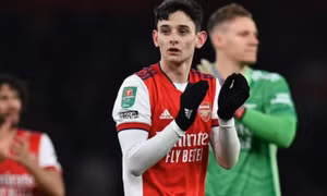 Thêm tiền vệ rời Arsenal