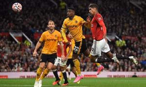 Man Utd thắng nhọc trận ra quân Ngoại hạng Anh