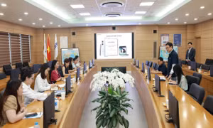 Chủ động tìm kiếm, gặp gỡ và tiếp cận các nhà đầu tư tiềm năng