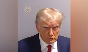 Mỹ công bố ảnh hồ sơ nhà tù của ông Trump