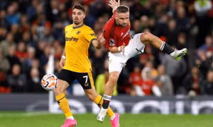 Man United nhận tin sốc về Luke Shaw