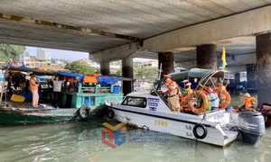 TP Hạ Long: Xử lý các phương tiện thuỷ neo đậu không đúng nơi quy định ven bờ Vịnh Hạ Long