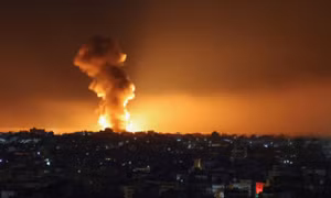 Israel tập kích kho tiền, vàng của Hezbollah