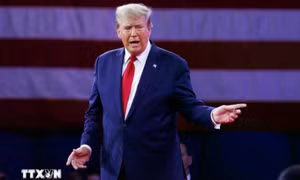 Bộ Tư pháp Mỹ tìm cách bỏ 2 vụ án của Tổng thống đắc cử Donald Trump
