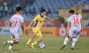 Văn Quyết phá kỷ lục ghi bàn V-League