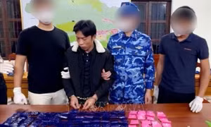Bắt quả tang vụ vận chuyển trái phép 18.000 viên ma túy tổng hợp