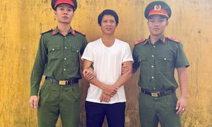 Ôm can xăng 5 lít, dọa giết cả nhà... người yêu cũ